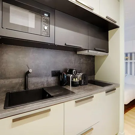 Charming 1bdr 2p Near Parc Monceau Lägenhet