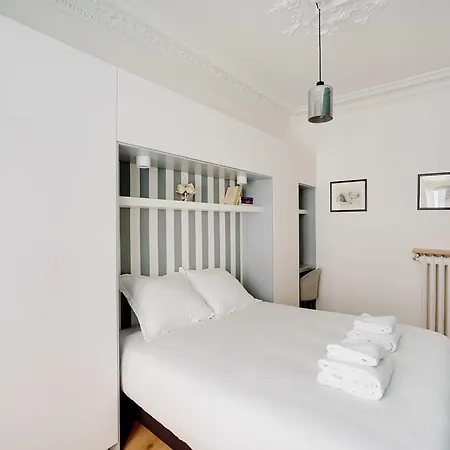Lägenhet Charming 1bdr 2p Near Parc Monceau *