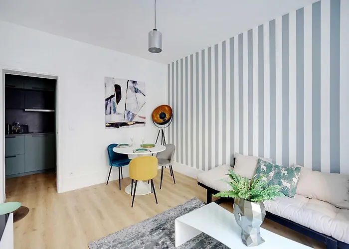 Lägenhet Charming 1bdr 2p Near Parc Monceau *